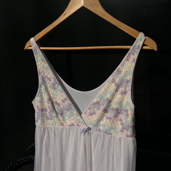 VINTAGE 1960-1970 ST. MICHAEL FLOARL EMBROIDERED WHITE SLIP DRESS NIGHTGOWN - Picture 2 of 4